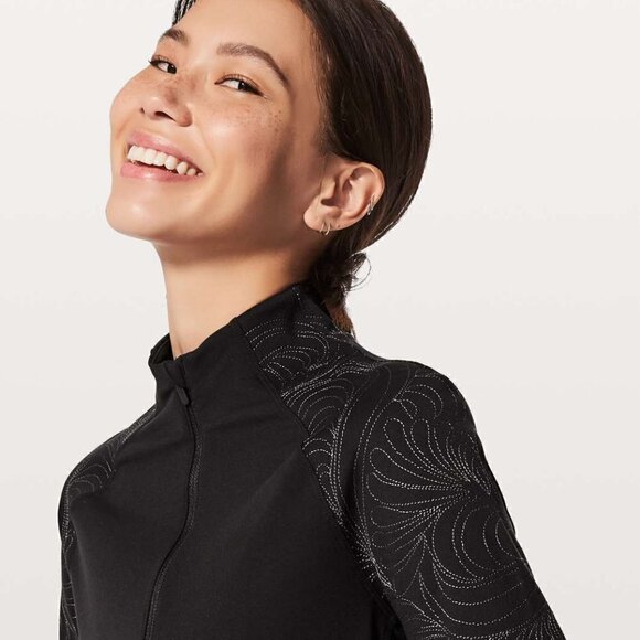 Lululemon | Toasty Tech  1/2 Zip Size 6 - Picture 3 of 7